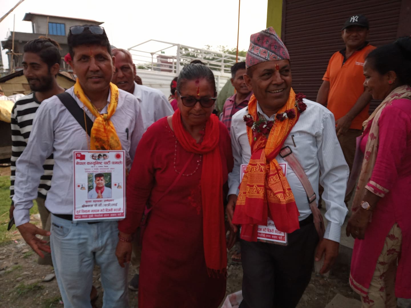 रत्ननगर १ मा एमाले घरदैलो तीव्र